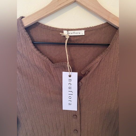 Neuflora Button-Down Shirt - Picture 3 of 3